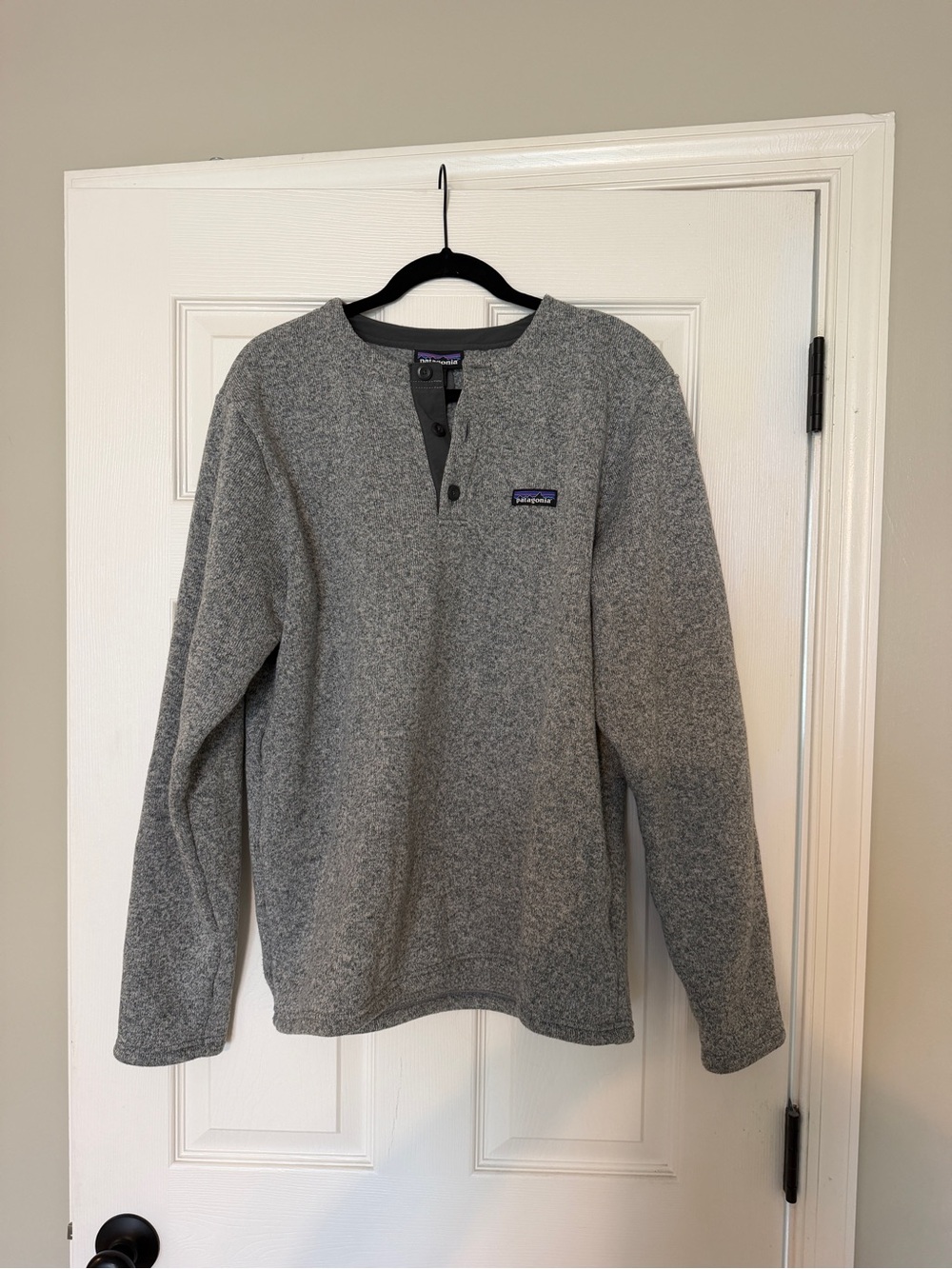Patagonia Unisex Grey Crewneck Henley Sweater